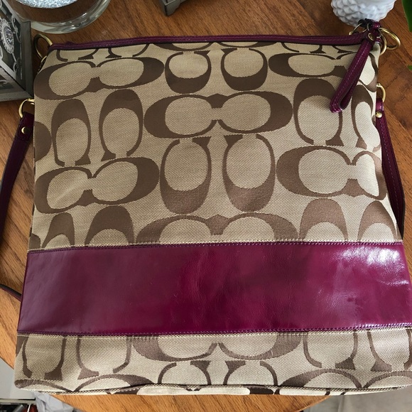 Coach Handbag - Picture 3 of 9